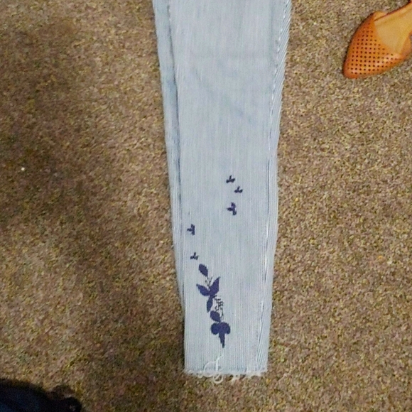 Old navy stripped pants - Picture 2 of 3